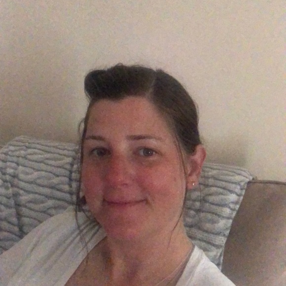 Meet your Posher, Jennifer - Picture 1 of 1